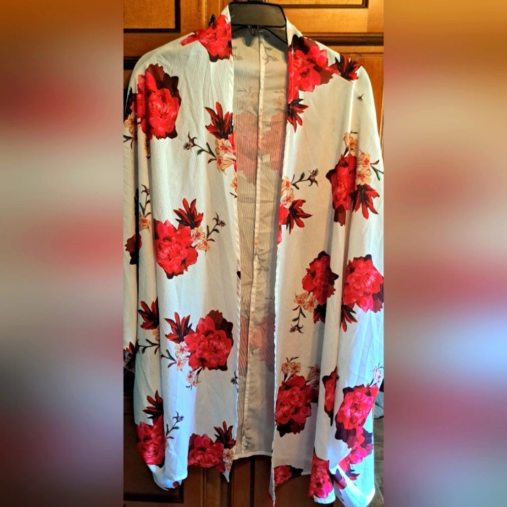 Ladies Umgee Oversized Kimono/Shawl w/Armholes Flowing Floral Size Small